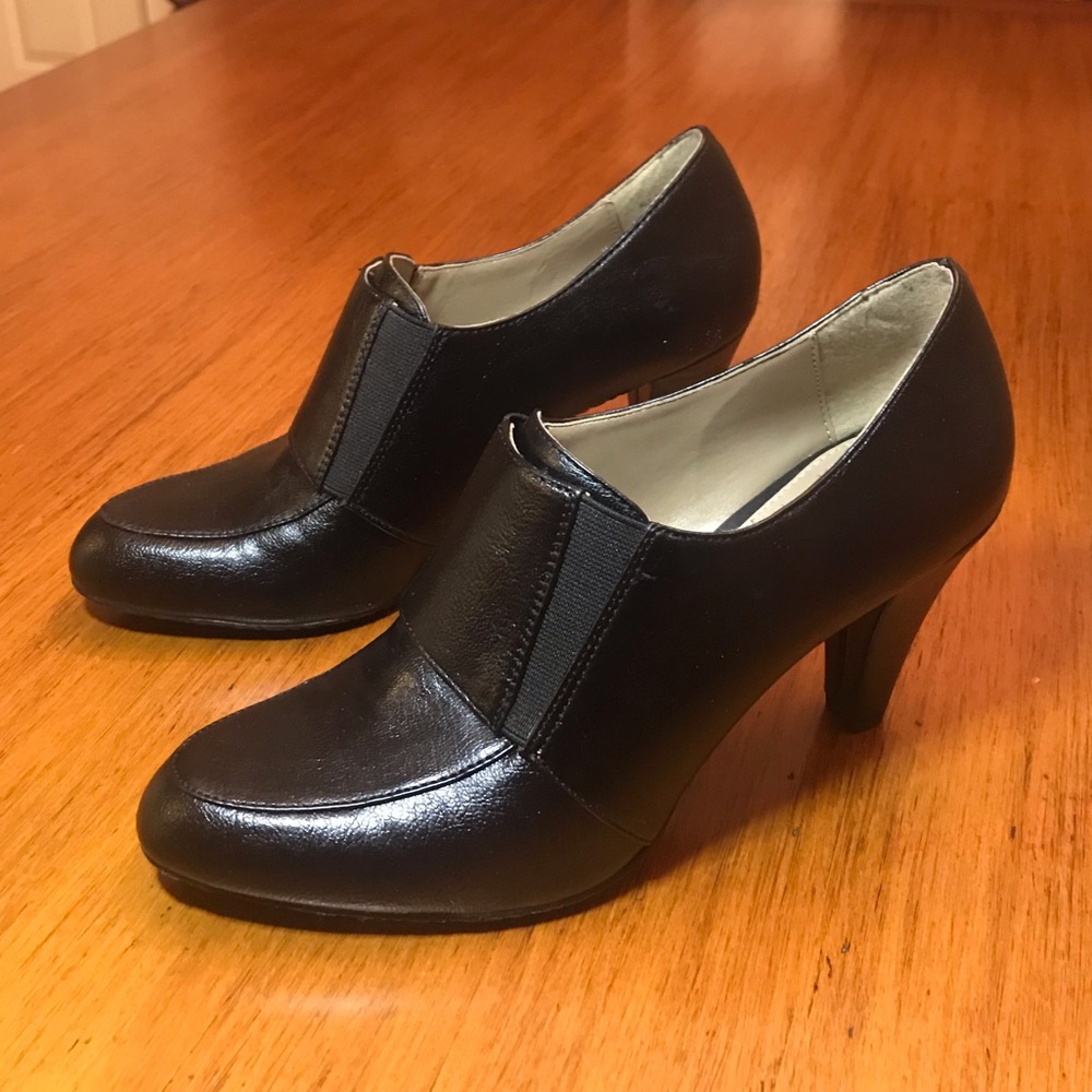 Liz Claiborne Colte Style Black Heels